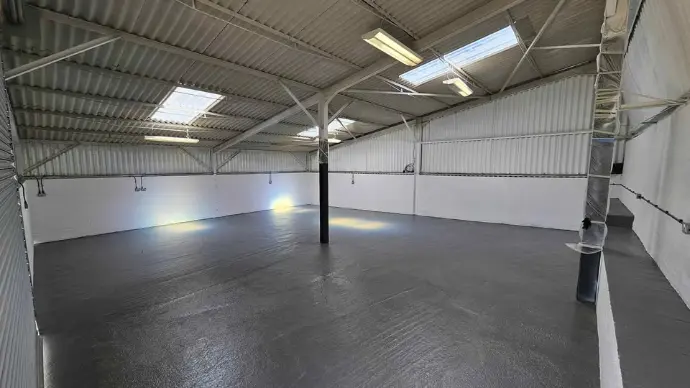 1200sqft / 111m2 Storage or Business Unit